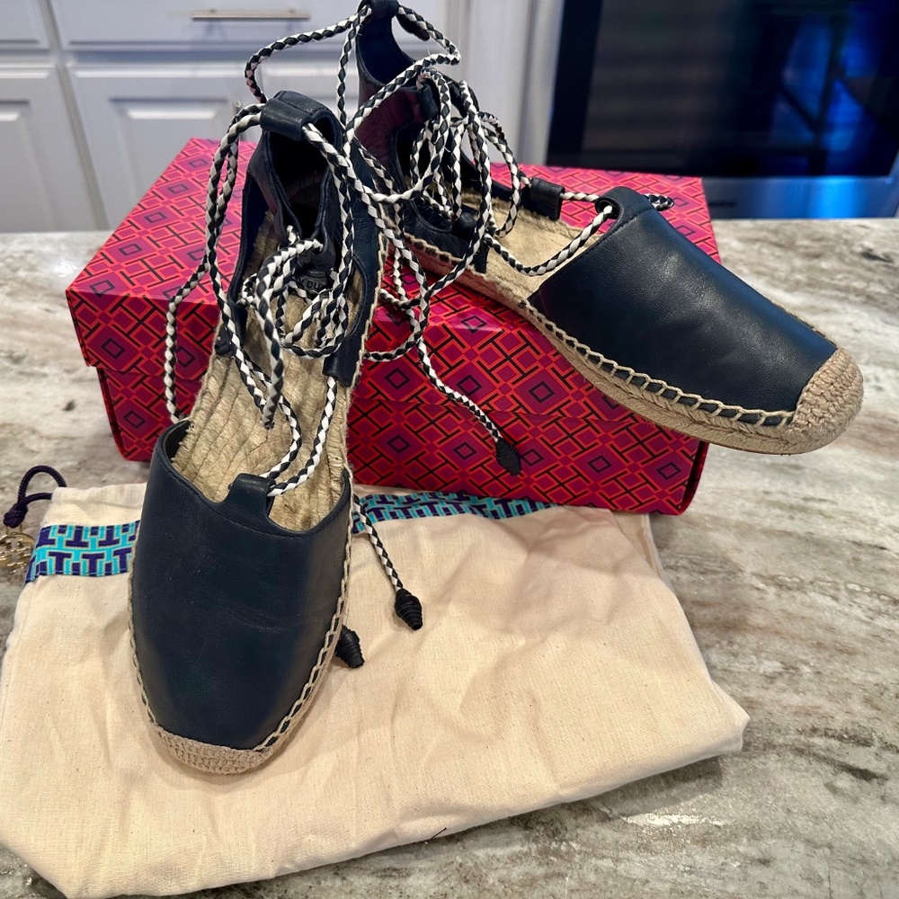 *SOLD* - Tory Burch Positano Lace-Up Flat Espadrilles - Bright Navy - Size… - Picture 7 of 7